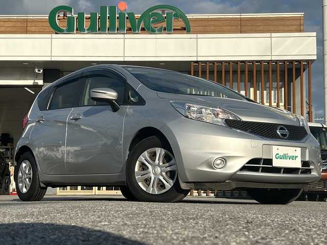 日産 ノート XVセレ +セーフ 沖縄県 2014(平26)年 5.2万km ブリリアントシルバー 純正オプションナビ　/フルセグＴＶ　/オーディオ（Ｂｌｕｅｔｏｏｔｈ、ＣＤ）　/バックカメラ　/スマートキー/プッシュスタート