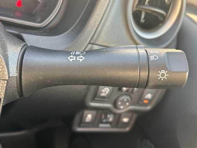 日産 ノート XVセレ +セーフ 沖縄県 2014(平26)年 5.2万km ブリリアントシルバー 純正オプションナビ　/フルセグＴＶ　/オーディオ（Ｂｌｕｅｔｏｏｔｈ、ＣＤ）　/バックカメラ　/スマートキー/プッシュスタート