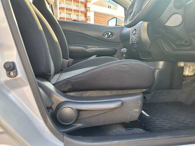 日産 ノート XVセレ +セーフ 沖縄県 2014(平26)年 5.2万km ブリリアントシルバー 純正オプションナビ　/フルセグＴＶ　/オーディオ（Ｂｌｕｅｔｏｏｔｈ、ＣＤ）　/バックカメラ　/スマートキー/プッシュスタート