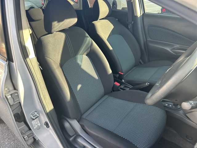 日産 ノート XVセレ +セーフ 沖縄県 2014(平26)年 5.2万km ブリリアントシルバー 純正オプションナビ　/フルセグＴＶ　/オーディオ（Ｂｌｕｅｔｏｏｔｈ、ＣＤ）　/バックカメラ　/スマートキー/プッシュスタート