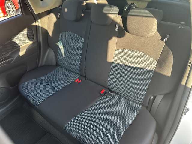 日産 ノート XVセレ +セーフ 沖縄県 2014(平26)年 5.2万km ブリリアントシルバー 純正オプションナビ　/フルセグＴＶ　/オーディオ（Ｂｌｕｅｔｏｏｔｈ、ＣＤ）　/バックカメラ　/スマートキー/プッシュスタート