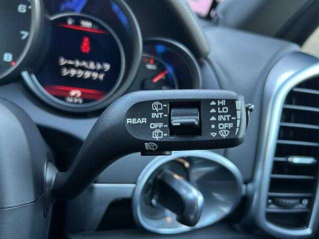 ポルシェ カイエン プラチナエディション 埼玉県 2017(平29)年 3.9万km キャララホワイトメタリック スポクロ　/ＢＯＳＥサウンドシステム　/ターボ/純正２１インチＡＷ　/黒半革シート　/純正HDDナビ　/バックカメラ　/シートヒーター　/パワーシート　　/パワーバックドア　/ドライブレコーダー　/HIDオートライト　/ＥＴＣ
