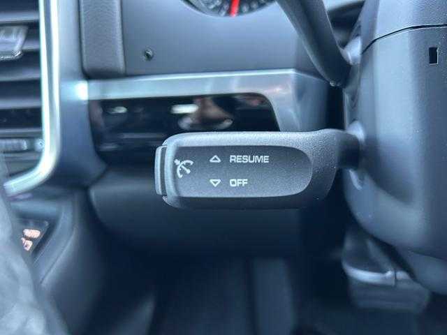 ポルシェ カイエン プラチナエディション 埼玉県 2017(平29)年 3.9万km キャララホワイトメタリック スポクロ　/ＢＯＳＥサウンドシステム　/ターボ/純正２１インチＡＷ　/黒半革シート　/純正HDDナビ　/バックカメラ　/シートヒーター　/パワーシート　　/パワーバックドア　/ドライブレコーダー　/HIDオートライト　/ＥＴＣ