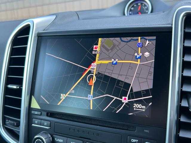 ポルシェ カイエン プラチナエディション 埼玉県 2017(平29)年 3.9万km キャララホワイトメタリック スポクロ　/ＢＯＳＥサウンドシステム　/ターボ/純正２１インチＡＷ　/黒半革シート　/純正HDDナビ　/バックカメラ　/シートヒーター　/パワーシート　　/パワーバックドア　/ドライブレコーダー　/HIDオートライト　/ＥＴＣ