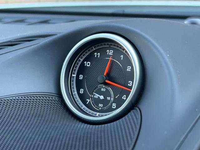 ポルシェ カイエン プラチナエディション 埼玉県 2017(平29)年 3.9万km キャララホワイトメタリック スポクロ　/ＢＯＳＥサウンドシステム　/ターボ/純正２１インチＡＷ　/黒半革シート　/純正HDDナビ　/バックカメラ　/シートヒーター　/パワーシート　　/パワーバックドア　/ドライブレコーダー　/HIDオートライト　/ＥＴＣ