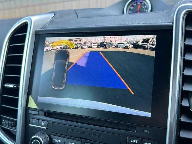 ポルシェ カイエン プラチナエディション 埼玉県 2017(平29)年 3.9万km キャララホワイトメタリック スポクロ　/ＢＯＳＥサウンドシステム　/ターボ/純正２１インチＡＷ　/黒半革シート　/純正HDDナビ　/バックカメラ　/シートヒーター　/パワーシート　　/パワーバックドア　/ドライブレコーダー　/HIDオートライト　/ＥＴＣ