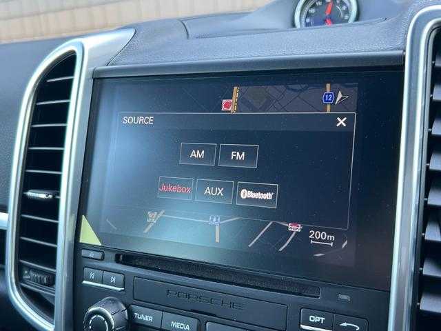 ポルシェ カイエン プラチナエディション 埼玉県 2017(平29)年 3.9万km キャララホワイトメタリック スポクロ　/ＢＯＳＥサウンドシステム　/ターボ/純正２１インチＡＷ　/黒半革シート　/純正HDDナビ　/バックカメラ　/シートヒーター　/パワーシート　　/パワーバックドア　/ドライブレコーダー　/HIDオートライト　/ＥＴＣ