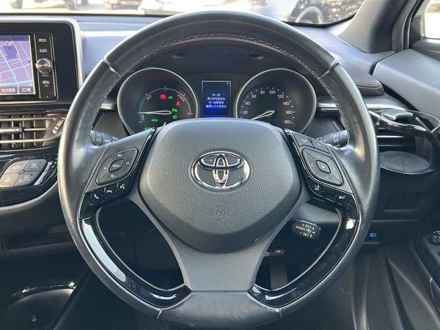 トヨタ Ｃ－ＨＲ G 山口県 2017(平29)年 9.4万km ブラックマイカ 純正SDナビ/フルセグテレビ/バックカメラ/Bluetooth/レーンキープアシスト/純正フロアマット/純正18インチAW/ETC/クルーズコントロール/オートマチックハイビーム/エンジンスタートボタン/スマートキー/スペアキー有