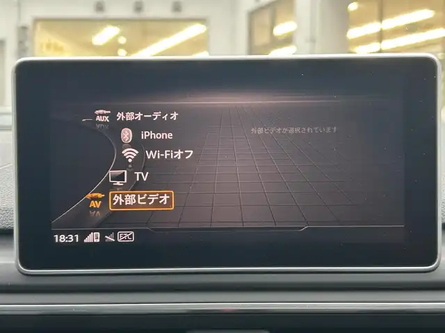 アウディ Ｓ４ アバント 福岡県 2019(令1)年 3.7万km グレイシアホワイトメタリック ワンオーナー/純正ディーラーナビ/(フルセグ・Bluetooth・DVD・ラジオ)/サンルーフ/パドルシフト/レーダークルーズコントロール/パーキングアシスト/アイドリングストップ/横滑り防止装置/クリアランスソナー/アラウンドビューモニター/電動パーキングブレーキ/前後ドライブレコーダー/前席シートヒーター/パワーバックドア/メモリシート/純正フロアマット/純正アルミホイール/プッシュスタート/ルーフレール/取扱説明書/保証書/スペアキー×1