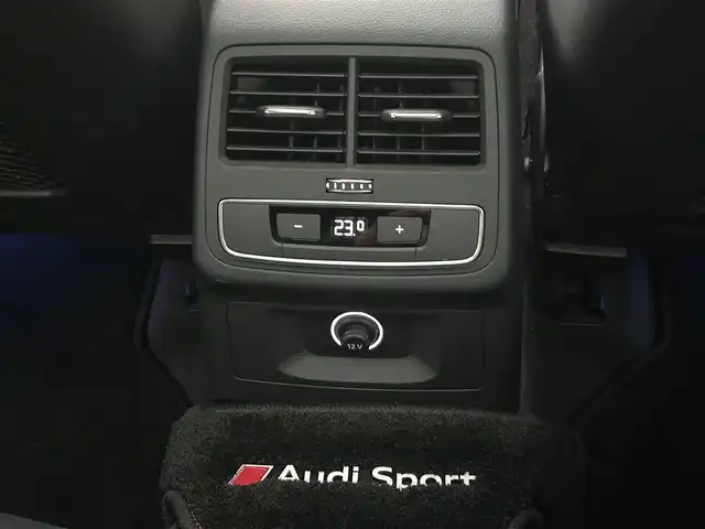 アウディ Ｓ４ アバント 福岡県 2019(令1)年 3.7万km グレイシアホワイトメタリック ワンオーナー/純正ディーラーナビ/(フルセグ・Bluetooth・DVD・ラジオ)/サンルーフ/パドルシフト/レーダークルーズコントロール/パーキングアシスト/アイドリングストップ/横滑り防止装置/クリアランスソナー/アラウンドビューモニター/電動パーキングブレーキ/前後ドライブレコーダー/前席シートヒーター/パワーバックドア/メモリシート/純正フロアマット/純正アルミホイール/プッシュスタート/ルーフレール/取扱説明書/保証書/スペアキー×1