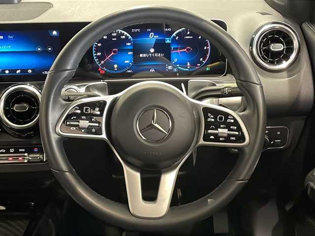 メルセデス・ベンツ ＧＬＢ２００ｄ 新潟県 2020(令2)年 1.8万km コスモスブラック パノラミックスライディングルーフ/ナビゲーションパッケージ/-純正HDDナビ/-フルセグTV/レーダーセーフティパッケージ/-アクティブディスタンスアシストディストロニック/-アクティブブレーキアシスト/-PRE SAFE/-アクティブブラインドスポットアシスト/-アクティブレーンキーピングアシスト/-アクティブステアリングアシスト/360°カメラシステム/アダプティブクルーズコントロール/前後ドライブレコーダー/フロントパワーシート（メモリー付）/フロントシートヒーター/EASY-PACK自動開閉テールゲート/電動パーキングブレーキ/ETC2.0/純正18インチアルミホイール/LEDヘッドライト