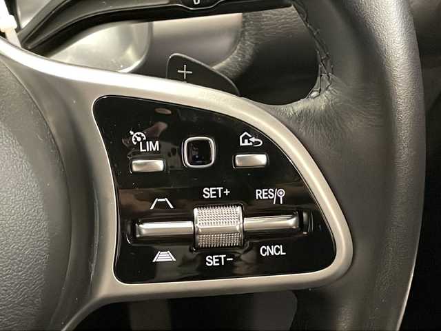 メルセデス・ベンツ ＧＬＢ２００ｄ 新潟県 2020(令2)年 1.8万km コスモスブラック パノラミックスライディングルーフ/ナビゲーションパッケージ/-純正HDDナビ/-フルセグTV/レーダーセーフティパッケージ/-アクティブディスタンスアシストディストロニック/-アクティブブレーキアシスト/-PRE SAFE/-アクティブブラインドスポットアシスト/-アクティブレーンキーピングアシスト/-アクティブステアリングアシスト/360°カメラシステム/アダプティブクルーズコントロール/前後ドライブレコーダー/フロントパワーシート（メモリー付）/フロントシートヒーター/EASY-PACK自動開閉テールゲート/電動パーキングブレーキ/ETC2.0/純正18インチアルミホイール/LEDヘッドライト