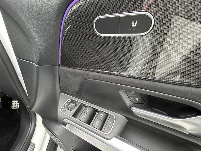 メルセデス・ベンツ Ｍ・ベンツ ＧＬＢ１８０ AMGライン 栃木県 2022(令4)年 0.3万km ポーラホワイト ワンオーナー/AMGライン/サンルーフ/サイドステップ/純正ナビ（BT/USB/フルセグTV）/＜安全装備＞/　・アクティブステアリングアシスト/　・道路標識アシスト/　・アクティブブレーキアシスト/　・アテンションアシスト/レーダークルーズコントロール/キーアンサーバック/車速感応ドアロック機能/オートリトラクタブルミラー/アンビエントライト/インテリジェントライトシステム/コーナーセンサー/シートヒーター/パドルシフト/電動バックドア/全方位カメラ/ETC2.0/保証書/取扱説明書/スペアキー