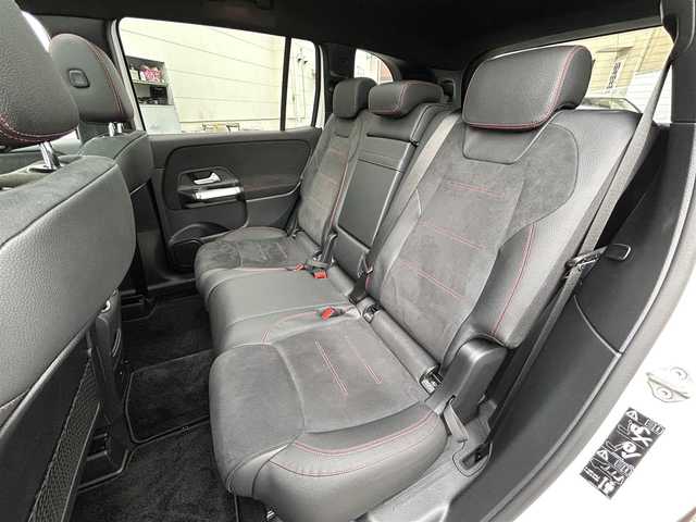 メルセデス・ベンツ Ｍ・ベンツ ＧＬＢ１８０ AMGライン 栃木県 2022(令4)年 0.3万km ポーラホワイト ワンオーナー/AMGライン/サンルーフ/サイドステップ/純正ナビ（BT/USB/フルセグTV）/＜安全装備＞/　・アクティブステアリングアシスト/　・道路標識アシスト/　・アクティブブレーキアシスト/　・アテンションアシスト/レーダークルーズコントロール/キーアンサーバック/車速感応ドアロック機能/オートリトラクタブルミラー/アンビエントライト/インテリジェントライトシステム/コーナーセンサー/シートヒーター/パドルシフト/電動バックドア/全方位カメラ/ETC2.0/保証書/取扱説明書/スペアキー