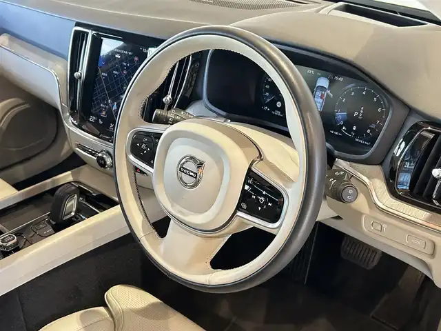 ボルボ Ｖ６０ クロスカントリー B5 AWD プロ 道央・札幌 2021(令3)年 1.7万km ベージュＭ メタリックペイント/電動パノラマガラスサンルーフ/クライメートパッケージ/　・ステアリングホイールヒーター/　・リアシートヒーター/　・ウォッシャー一体型フロントワイパー/harman/kardonサラウンド/インテリセーフ/純正HDDナビ/フルセグTV/USB/Bluetooth/360°カメラ/ワイヤレスチャージング/ナッパレザーシート/シートヒーター/シートベンチレーション/パワーテールゲート