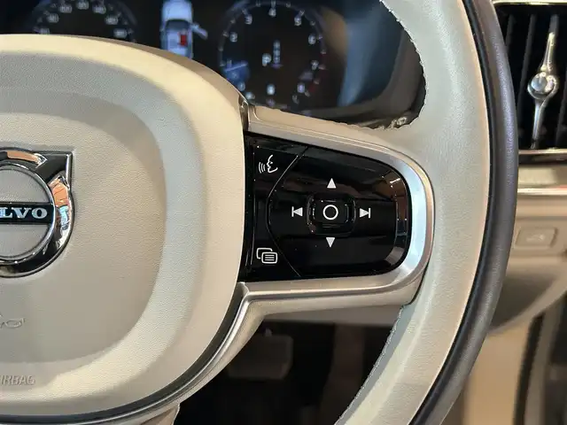 ボルボ Ｖ６０ クロスカントリー B5 AWD プロ 道央・札幌 2021(令3)年 1.7万km ベージュＭ メタリックペイント/電動パノラマガラスサンルーフ/クライメートパッケージ/　・ステアリングホイールヒーター/　・リアシートヒーター/　・ウォッシャー一体型フロントワイパー/harman/kardonサラウンド/インテリセーフ/純正HDDナビ/フルセグTV/USB/Bluetooth/360°カメラ/ワイヤレスチャージング/ナッパレザーシート/シートヒーター/シートベンチレーション/パワーテールゲート