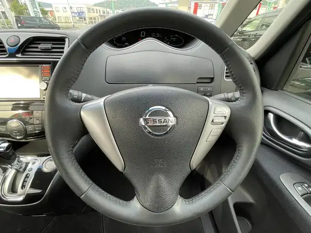 日産 セレナ ハイウェイスター Sハイブリッド 福岡県 2014(平26)年 6.9万km タイガーアイブラウン 純正7型SDナビ（フルセグ/CD）エマージェンシーブレーキ両側パワスラクルコンETCUSBポート純正LEDヘッドライト純正フロアマット純正16インチアルミホイールスマートキープッシュスタート