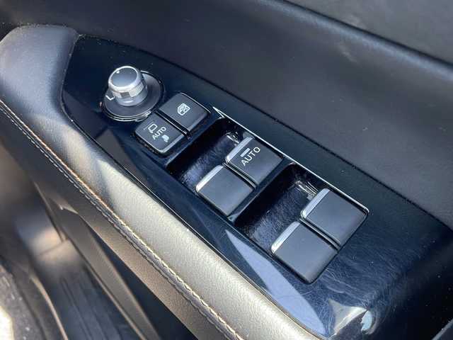 マツダ ＣＸ－５ 25S Lパッケージ 長野県 2017(平29)年 3.4万km エターナルブルーマイカ ４WD　/フルセグ　/メモリナビ　　/CD/DVD　/Bluetooth接続　/USB入力端子　/バックカメラ　/ETC　/クルーズコントロール　/プッシュスタート　/パワーシート　　/コーナーセンサー　/ステアリングスイッチ　/ステアリングヒーター　/LEDヘッドライト　/オートライト　/BOSEスピーカー　/衝突軽減システム　/横滑り防止　/盗難防止
