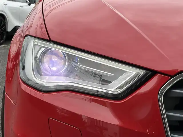 アウディ Ａ３ スポーツバック 1．4 TFSI 山口県 2015(平27)年 3.3万km ブリリアントレッド 純正ナビ＆フルセグTV/　　＆バックカメラ/アウディプレセンス/純正16インチアルミ/HIDオートライト/アダプティブ/　クルーズコントロール
