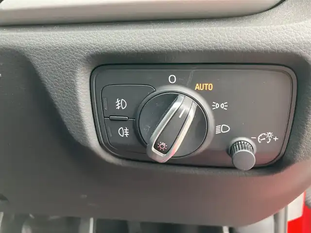 アウディ Ａ３ スポーツバック 1．4 TFSI 山口県 2015(平27)年 3.3万km ブリリアントレッド 純正ナビ＆フルセグTV/　　＆バックカメラ/アウディプレセンス/純正16インチアルミ/HIDオートライト/アダプティブ/　クルーズコントロール