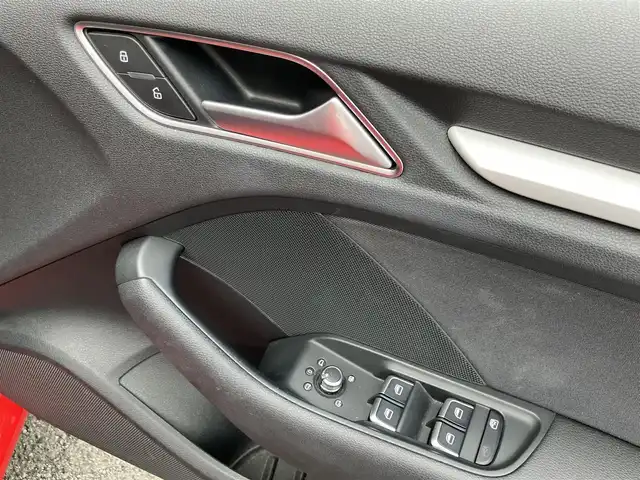 アウディ Ａ３ スポーツバック 1．4 TFSI 山口県 2015(平27)年 3.3万km ブリリアントレッド 純正ナビ＆フルセグTV/　　＆バックカメラ/アウディプレセンス/純正16インチアルミ/HIDオートライト/アダプティブ/　クルーズコントロール