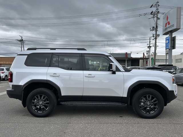 トヨタ ランドクルーザー ２５０ VX 秋田県 2024(令6)年 0.5万km プラチナホワイトパールマイカ ワンオーナー/純正ディスプレイオーディオ/全方位社外カメラ/BT/フルセグTV/ドライブレコーダー/電動リアゲート/サンルーフ/前後コーナーセンサー/純正18インチアルミ/４WD/ETC2.0
