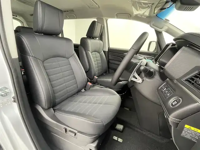 三菱 デリカＤ：５ シャモニー 大阪府 2025(令7)年 0.1千km ホワイトダイヤモンド 三菱e-Assist/　・衝突被害軽減ブレーキ　FCM/　・車線逸脱警報システム　LDW/　。レーダークルーズコントロール　ACC/　・オートマチックハイビーム　AHB/　。後側方車両検知警報システム　BSW/　・誤発進抑制機能/バックカメラ/両側パワースライドドア/パワーバックドア/LEDオートライト/フォグランプ/パドルシフト/ステアリングヒーター/革巻きステアリング/スマートキー/電子パーキング/ブレーキホールド/電動格納ウィンカーミラー