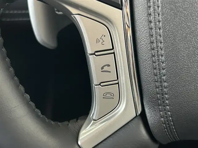 三菱 デリカＤ：５ シャモニー 大阪府 2025(令7)年 0.1千km ホワイトダイヤモンド 三菱e-Assist/　・衝突被害軽減ブレーキ　FCM/　・車線逸脱警報システム　LDW/　。レーダークルーズコントロール　ACC/　・オートマチックハイビーム　AHB/　。後側方車両検知警報システム　BSW/　・誤発進抑制機能/バックカメラ/両側パワースライドドア/パワーバックドア/LEDオートライト/フォグランプ/パドルシフト/ステアリングヒーター/革巻きステアリング/スマートキー/電子パーキング/ブレーキホールド/電動格納ウィンカーミラー