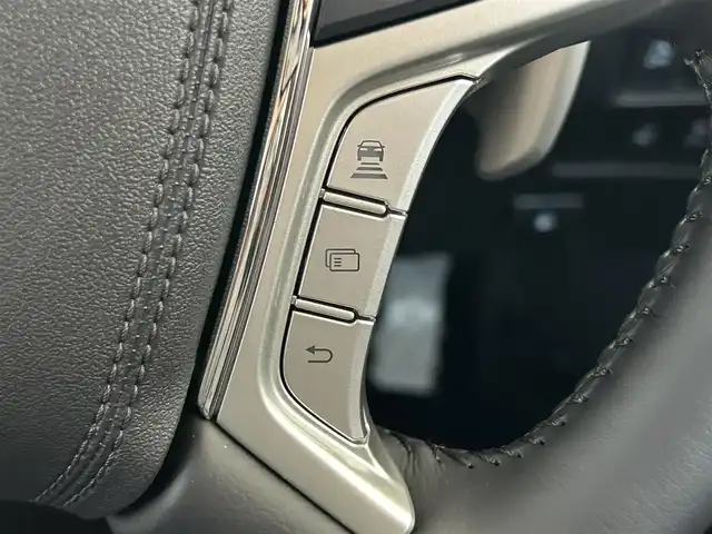 三菱 デリカＤ：５ シャモニー 大阪府 2025(令7)年 0.1千km ホワイトダイヤモンド 三菱e-Assist/　・衝突被害軽減ブレーキ　FCM/　・車線逸脱警報システム　LDW/　。レーダークルーズコントロール　ACC/　・オートマチックハイビーム　AHB/　。後側方車両検知警報システム　BSW/　・誤発進抑制機能/バックカメラ/両側パワースライドドア/パワーバックドア/LEDオートライト/フォグランプ/パドルシフト/ステアリングヒーター/革巻きステアリング/スマートキー/電子パーキング/ブレーキホールド/電動格納ウィンカーミラー