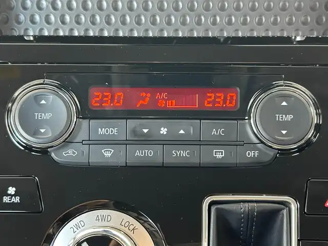 三菱 デリカＤ：５ シャモニー 大阪府 2025(令7)年 0.1千km ホワイトダイヤモンド 三菱e-Assist/　・衝突被害軽減ブレーキ　FCM/　・車線逸脱警報システム　LDW/　。レーダークルーズコントロール　ACC/　・オートマチックハイビーム　AHB/　。後側方車両検知警報システム　BSW/　・誤発進抑制機能/バックカメラ/両側パワースライドドア/パワーバックドア/LEDオートライト/フォグランプ/パドルシフト/ステアリングヒーター/革巻きステアリング/スマートキー/電子パーキング/ブレーキホールド/電動格納ウィンカーミラー