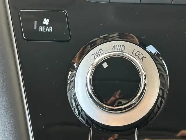 三菱 デリカＤ：５ シャモニー 大阪府 2025(令7)年 0.1千km ホワイトダイヤモンド 三菱e-Assist/　・衝突被害軽減ブレーキ　FCM/　・車線逸脱警報システム　LDW/　。レーダークルーズコントロール　ACC/　・オートマチックハイビーム　AHB/　。後側方車両検知警報システム　BSW/　・誤発進抑制機能/バックカメラ/両側パワースライドドア/パワーバックドア/LEDオートライト/フォグランプ/パドルシフト/ステアリングヒーター/革巻きステアリング/スマートキー/電子パーキング/ブレーキホールド/電動格納ウィンカーミラー