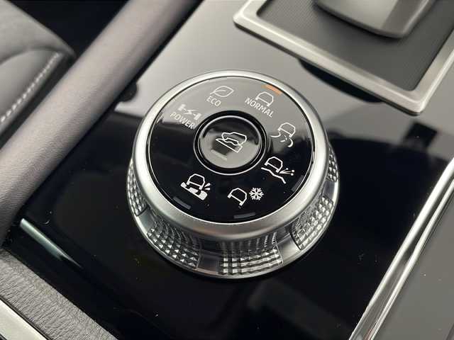 三菱 アウトランダー ＰＨＥＶ G 栃木県 2023(令5)年 0.6万km ホワイトダイヤモンド ワンオーナー/純正ナビ/（AM/FM/USB/Bluetooth/フルセグTV）/アラウンドビューモニター/クルーズコントロール追従あり/横滑り防止/パドルシフト/ハンドルアシスト/レーンキープ/前方衝突防止支援/後方衝突防止支援/踏み間違い衝突防止アシスト/パーキングアシスト/パワーバックドア/オートホールド/ハンドルヒーター/シートヒーター（運転席/助手席）/置くだけ充電/ETC/オートライト/オートマチックハイビーム/フォグランプ/電格ミラー/スペアキー×１/POWERモード/ECOモード/NORMALモード/TARMACモード/GRAVELモード/SNOWモード/MUDモード/保証書/取扱説明書/充電ケーブルあり