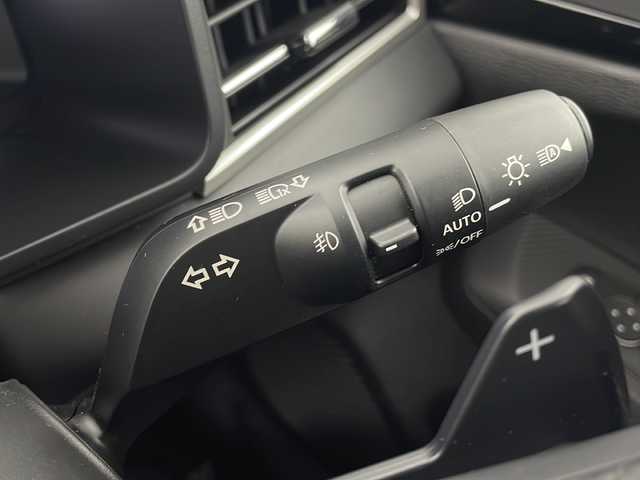 三菱 アウトランダー ＰＨＥＶ G 栃木県 2023(令5)年 0.6万km ホワイトダイヤモンド ワンオーナー/純正ナビ/（AM/FM/USB/Bluetooth/フルセグTV）/アラウンドビューモニター/クルーズコントロール追従あり/横滑り防止/パドルシフト/ハンドルアシスト/レーンキープ/前方衝突防止支援/後方衝突防止支援/踏み間違い衝突防止アシスト/パーキングアシスト/パワーバックドア/オートホールド/ハンドルヒーター/シートヒーター（運転席/助手席）/置くだけ充電/ETC/オートライト/オートマチックハイビーム/フォグランプ/電格ミラー/スペアキー×１/POWERモード/ECOモード/NORMALモード/TARMACモード/GRAVELモード/SNOWモード/MUDモード/保証書/取扱説明書/充電ケーブルあり