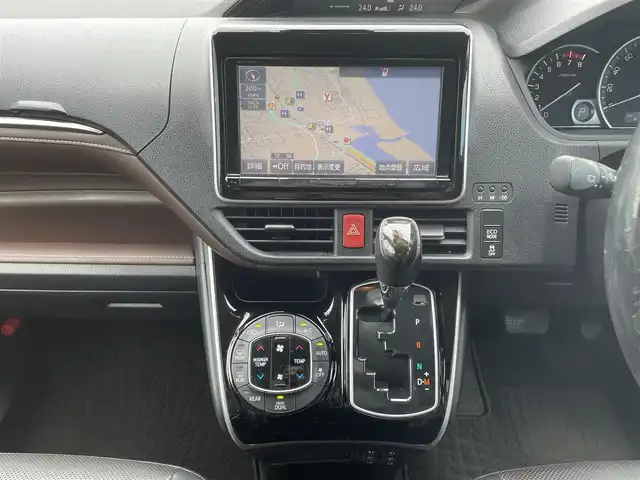 トヨタ エスクァイア Gi 宮崎県 2016(平28)年 14.6万km ホワイトパールクリスタルシャイン 純正ナビ/　(AM/FM/DVDSD/TV/BT)/バックカメラ/両側パワースライドドア/オートライト/オートハイビーム/衝突被害軽減システム/レーンキープアシスト/ETC/シートヒーター/ステアリングスイッチ/クルーズコントロール