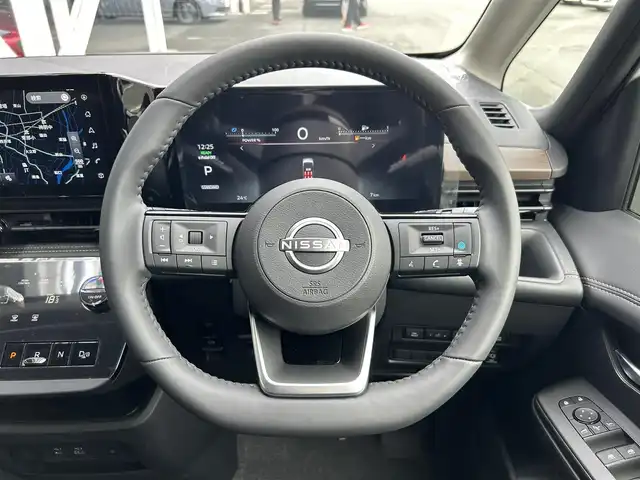 日産 セレナ e－パワー ハイウェイスター V 静岡県 2025(令7)年 0.1千km プリズムホワイト 登録済み未使用車/登録時走行距離8km/純正12.3インチナビ/NissanConnectナビゲーションシステム/オートハイビーム/オートライト/アラウンドビューモニター/デジタルインナーミラー/統合型インターフェースディスプレイ/ワイヤレス充電器/ETC2.0ビルトイン/前後ドラレコ/ナビリンク機能付プロパイロット/純正後席専用モニター/BSM/LEDヘッドライト