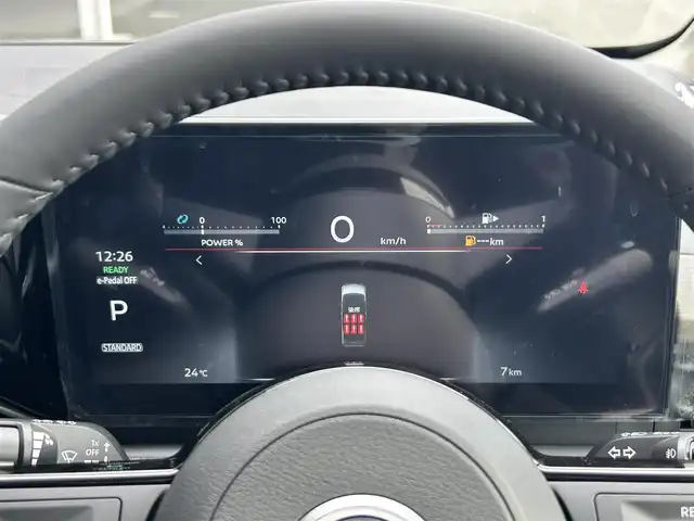 日産 セレナ e－パワー ハイウェイスター V 静岡県 2025(令7)年 0.1千km プリズムホワイト 登録済み未使用車/登録時走行距離8km/純正12.3インチナビ/NissanConnectナビゲーションシステム/オートハイビーム/オートライト/アラウンドビューモニター/デジタルインナーミラー/統合型インターフェースディスプレイ/ワイヤレス充電器/ETC2.0ビルトイン/前後ドラレコ/ナビリンク機能付プロパイロット/純正後席専用モニター/BSM/LEDヘッドライト