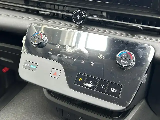日産 セレナ e－パワー ハイウェイスター V 静岡県 2025(令7)年 0.1千km プリズムホワイト 登録済み未使用車/登録時走行距離8km/純正12.3インチナビ/NissanConnectナビゲーションシステム/オートハイビーム/オートライト/アラウンドビューモニター/デジタルインナーミラー/統合型インターフェースディスプレイ/ワイヤレス充電器/ETC2.0ビルトイン/前後ドラレコ/ナビリンク機能付プロパイロット/純正後席専用モニター/BSM/LEDヘッドライト