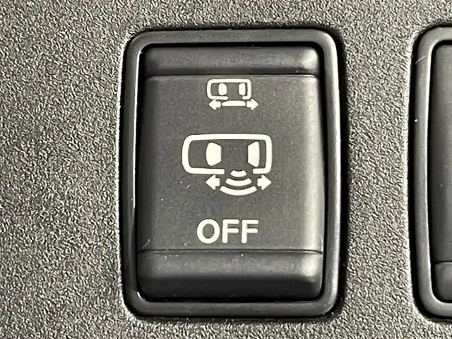 日産 セレナ e－パワー ハイウェイスター V 愛知県 2019(令1)年 5.4万km マルーンレッド 2トーン 純正10インチナビ/（Bluetooth/AM/FM/フルセグTV）/プロパイロット/衝突軽減ブレーキ/両側電動スライドドア/アラウンドビューモニター/LEDヘッドライト/ETC/ドライブレコーダー/コーナーセンサー/レーンキープアシスト/プッシュスタートボタン/スマートキー/純正16インチAW/後席サンシェード