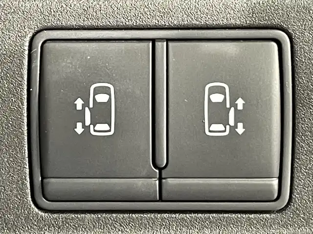 日産 セレナ e－パワー ハイウェイスター V 愛知県 2019(令1)年 5.4万km マルーンレッド 2トーン 純正10インチナビ/（Bluetooth/AM/FM/フルセグTV）/プロパイロット/衝突軽減ブレーキ/両側電動スライドドア/アラウンドビューモニター/LEDヘッドライト/ETC/ドライブレコーダー/コーナーセンサー/レーンキープアシスト/プッシュスタートボタン/スマートキー/純正16インチAW/後席サンシェード