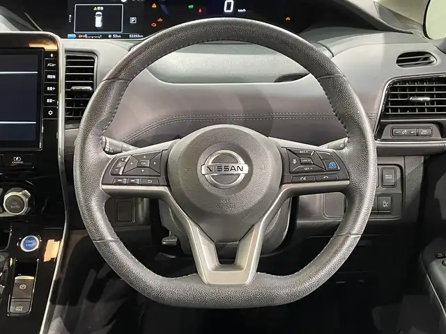 日産 セレナ e－パワー ハイウェイスター V 愛知県 2019(令1)年 5.4万km マルーンレッド 2トーン 純正10インチナビ/（Bluetooth/AM/FM/フルセグTV）/プロパイロット/衝突軽減ブレーキ/両側電動スライドドア/アラウンドビューモニター/LEDヘッドライト/ETC/ドライブレコーダー/コーナーセンサー/レーンキープアシスト/プッシュスタートボタン/スマートキー/純正16インチAW/後席サンシェード