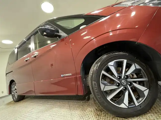 日産 セレナ e－パワー ハイウェイスター V 愛知県 2019(令1)年 5.4万km マルーンレッド 2トーン 純正10インチナビ/（Bluetooth/AM/FM/フルセグTV）/プロパイロット/衝突軽減ブレーキ/両側電動スライドドア/アラウンドビューモニター/LEDヘッドライト/ETC/ドライブレコーダー/コーナーセンサー/レーンキープアシスト/プッシュスタートボタン/スマートキー/純正16インチAW/後席サンシェード