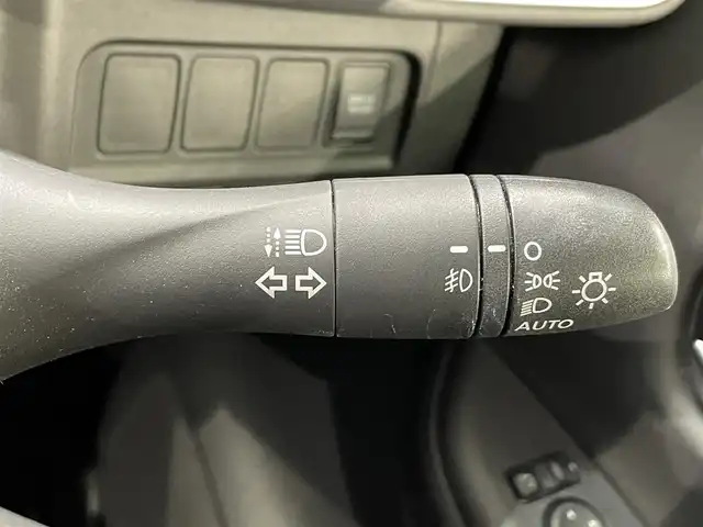 日産 セレナ e－パワー ハイウェイスター V 愛知県 2019(令1)年 5.4万km マルーンレッド 2トーン 純正10インチナビ/（Bluetooth/AM/FM/フルセグTV）/プロパイロット/衝突軽減ブレーキ/両側電動スライドドア/アラウンドビューモニター/LEDヘッドライト/ETC/ドライブレコーダー/コーナーセンサー/レーンキープアシスト/プッシュスタートボタン/スマートキー/純正16インチAW/後席サンシェード