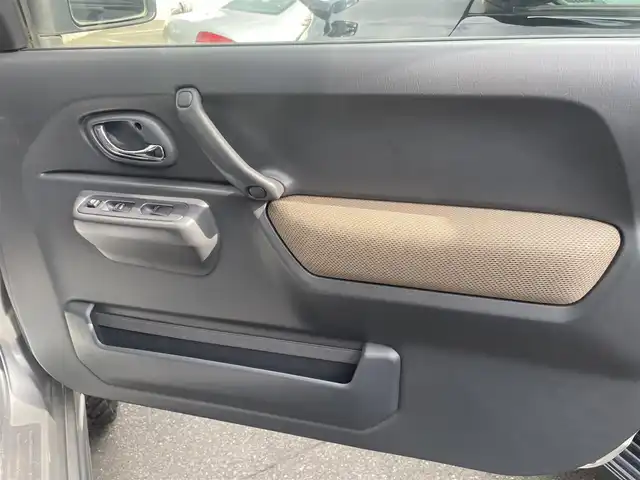 スズキ ジムニー シエラ ランドベンチャー 神奈川県 2015(平27)年 2.3万km シルバー