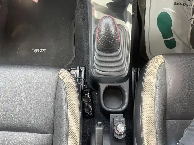 スズキ ジムニー シエラ ランドベンチャー 神奈川県 2015(平27)年 2.3万km シルバー