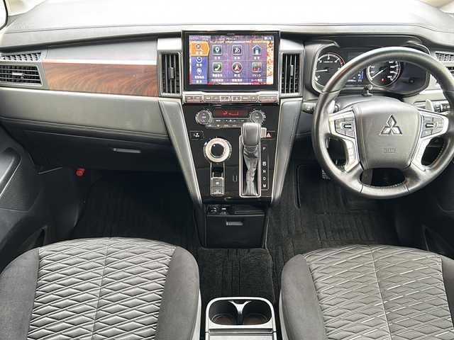 三菱 デリカＤ：５ G パワーパッケージ 神奈川県 2022(令4)年 3.4万km 黒／グレー ALPINE11インチナビ/(CD/DVD/SD/USB/HDMI/BT/フルセグTV)/アップルカープレイ/アンドロイドオート/全方位カメラ/両側パワースライドドア/オートステップ/衝突被害軽減ブレーキ/レーンキープアシスト/ブラインドスポットモニター/オートハイビーム/レーダークルーズコントロール/パドルシフト/アイドリングストップ/D席パワーシート/D/N席シートヒーター/ステアリングヒーター/ETC/前後ドライブレコーダー/パワーバックドア/フロアマット/ドアバイザー/ISOFIX/スペアキー×1