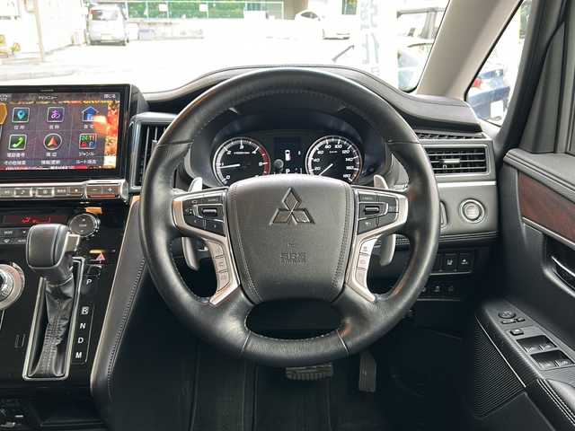 三菱 デリカＤ：５ G パワーパッケージ 神奈川県 2022(令4)年 3.4万km 黒／グレー ALPINE11インチナビ/(CD/DVD/SD/USB/HDMI/BT/フルセグTV)/アップルカープレイ/アンドロイドオート/全方位カメラ/両側パワースライドドア/オートステップ/衝突被害軽減ブレーキ/レーンキープアシスト/ブラインドスポットモニター/オートハイビーム/レーダークルーズコントロール/パドルシフト/アイドリングストップ/D席パワーシート/D/N席シートヒーター/ステアリングヒーター/ETC/前後ドライブレコーダー/パワーバックドア/フロアマット/ドアバイザー/ISOFIX/スペアキー×1