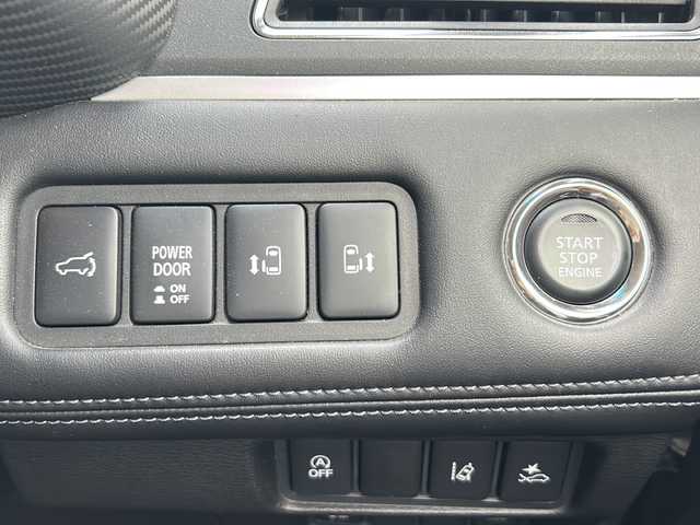 三菱 デリカＤ：５ G パワーパッケージ 神奈川県 2022(令4)年 3.4万km 黒／グレー ALPINE11インチナビ/(CD/DVD/SD/USB/HDMI/BT/フルセグTV)/アップルカープレイ/アンドロイドオート/全方位カメラ/両側パワースライドドア/オートステップ/衝突被害軽減ブレーキ/レーンキープアシスト/ブラインドスポットモニター/オートハイビーム/レーダークルーズコントロール/パドルシフト/アイドリングストップ/D席パワーシート/D/N席シートヒーター/ステアリングヒーター/ETC/前後ドライブレコーダー/パワーバックドア/フロアマット/ドアバイザー/ISOFIX/スペアキー×1