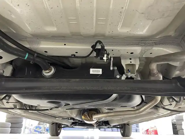 スズキ ラパン ＬＣ X 滋賀県 2024(令6)年 1.8万km フォーンベージュメタリック/アーバンブラウン 2トーン 純正7インチディスプレイオーディオ/【Bluetooth/USB】/バックカメラ/リアソナー/レーンキープアシスト/衝突軽減ブレーキ/LEDヘッドライト/オートマチックハイビーム/純正フロアマット/ビルトインETC/D/Nシートヒーター/プッシュスタート/スマートキー/ステアリングリモコン