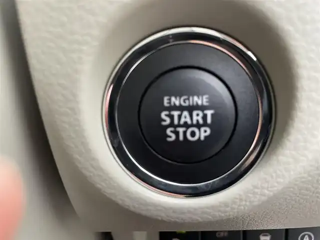 スズキ ラパン ＬＣ X 滋賀県 2024(令6)年 1.8万km フォーンベージュメタリック/アーバンブラウン 2トーン 純正7インチディスプレイオーディオ/【Bluetooth/USB】/バックカメラ/リアソナー/レーンキープアシスト/衝突軽減ブレーキ/LEDヘッドライト/オートマチックハイビーム/純正フロアマット/ビルトインETC/D/Nシートヒーター/プッシュスタート/スマートキー/ステアリングリモコン