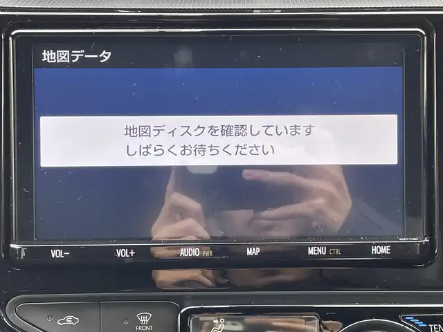 トヨタ アクア G GRスポーツ 兵庫県 2018(平30)年 4.6万km ホワイトパールクリスタルシャイン 純正9インチナビ/Bluetooth接続/フルセグ/バックカメラ/ETC/シートヒーター/ハーフレザーシート/LEDヘッドライト/オートハイビーム/衝突軽減ブレーキ/純正フロアマット/レーンキープアシスト/スマートキー